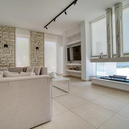 Luxury Oasis Villa *