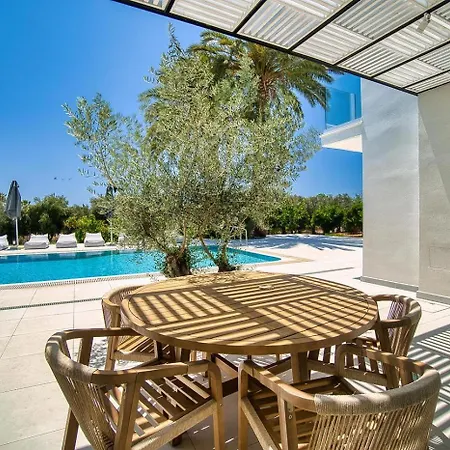 Luxury Oasis Peyia