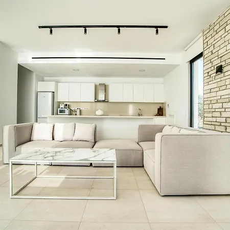 Luxury Oasis Villa *