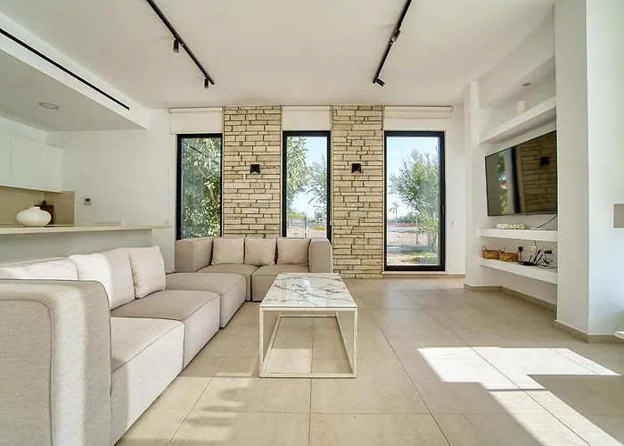 Luxury Oasis Villa *