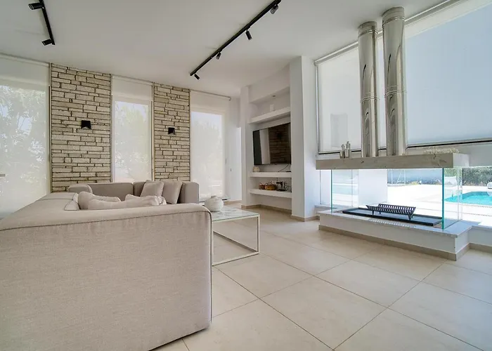 Luxury Oasis Villa *