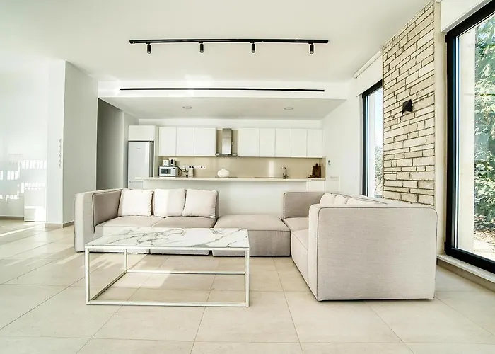 Luxury Oasis Villa *